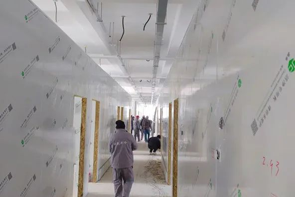 疫情就是命令，彩鋼夾芯板廠家宏鑫源緊急馳援多地方艙醫(yī)院建設(shè)(圖13)